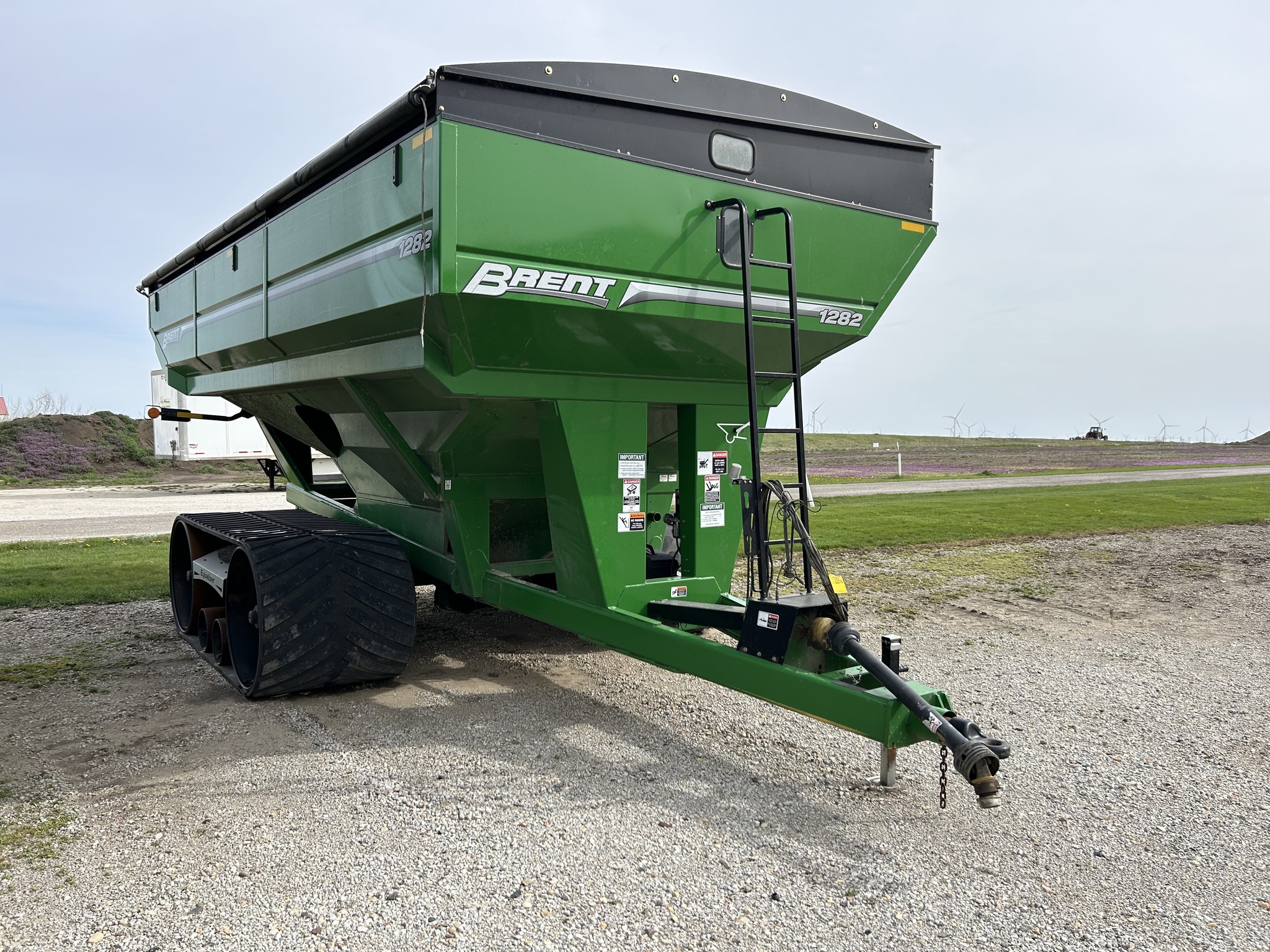  2016 Brent 1282 at Heritage Tractor in Lexington, IL