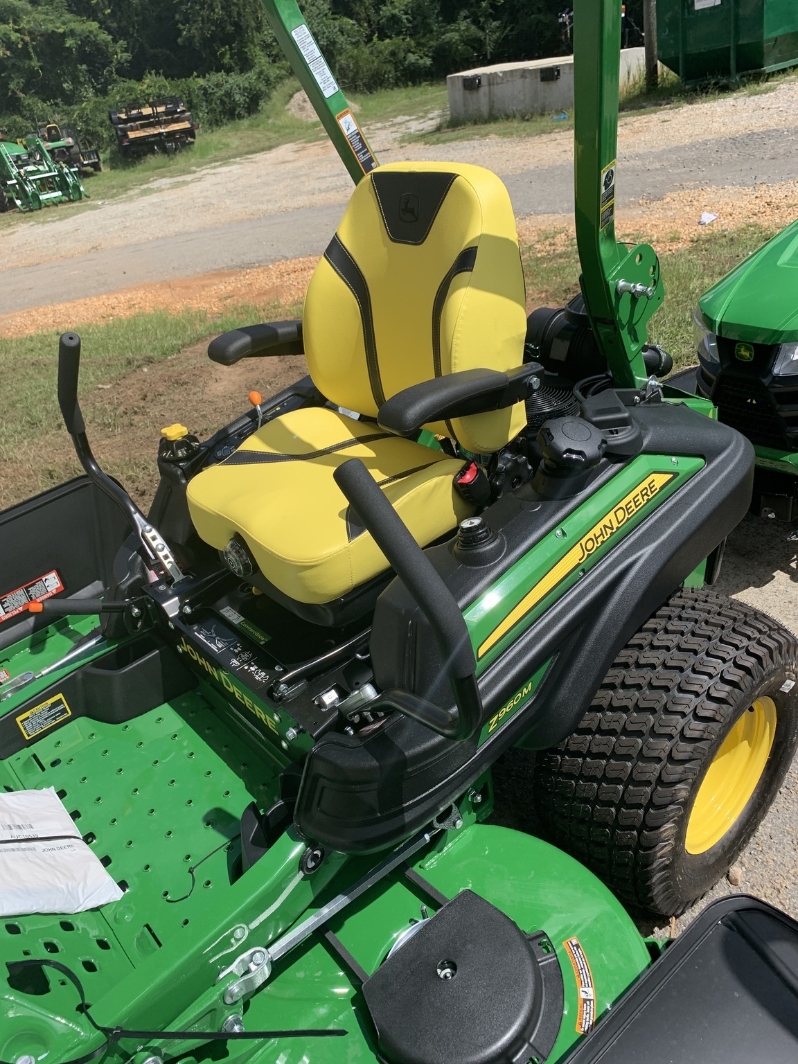2025 John Deere Z960M Image 3