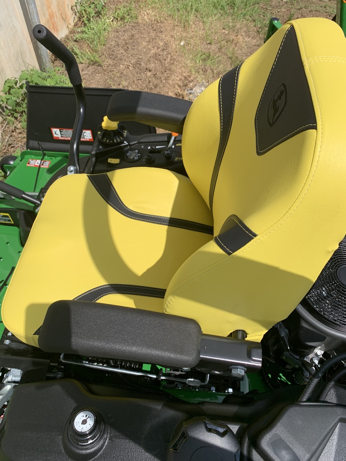 2025 John Deere Z960M Image 5