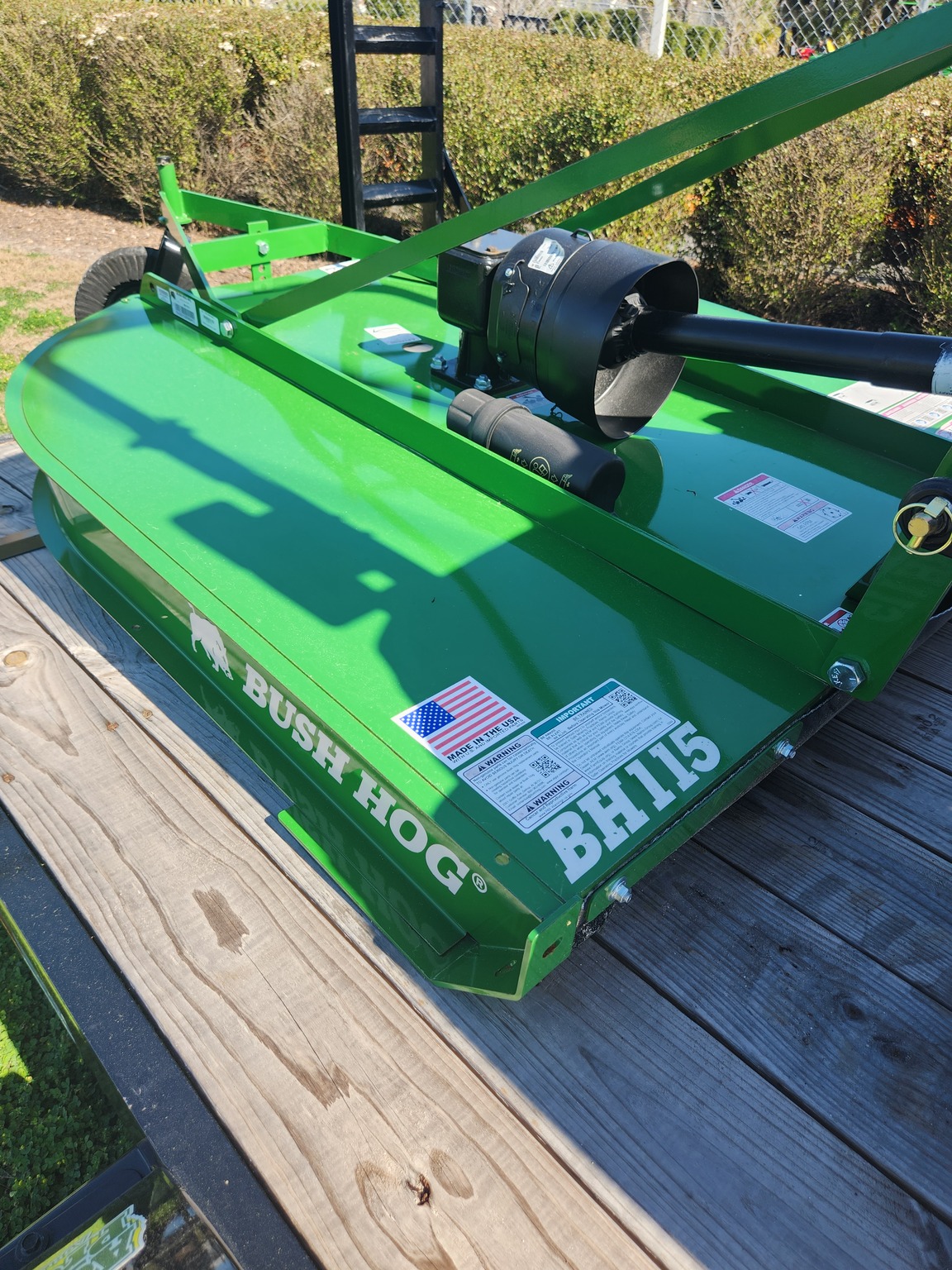 2023 John Deere 3038E Image 10