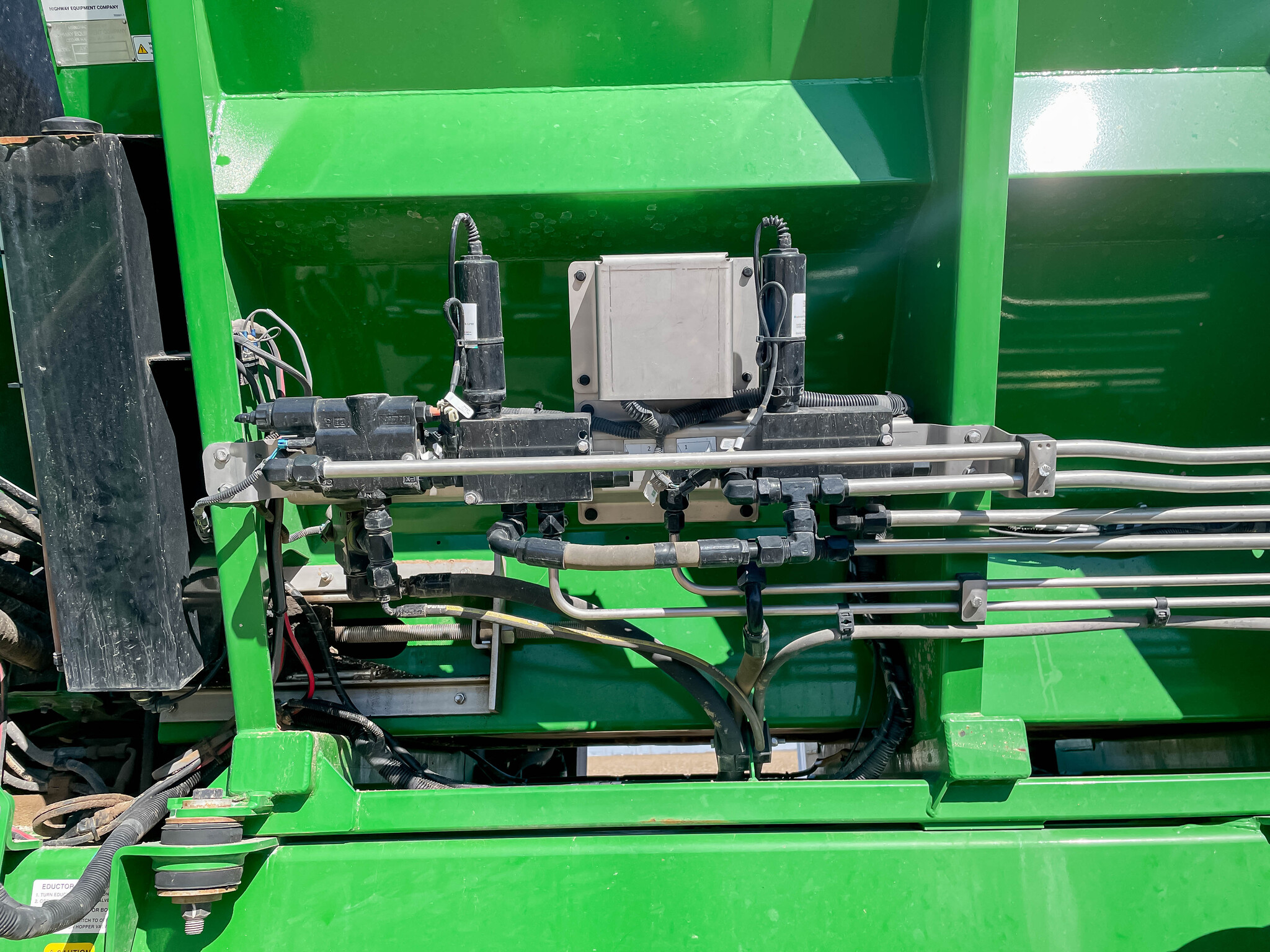 2021 John Deere R4045 Image 19
