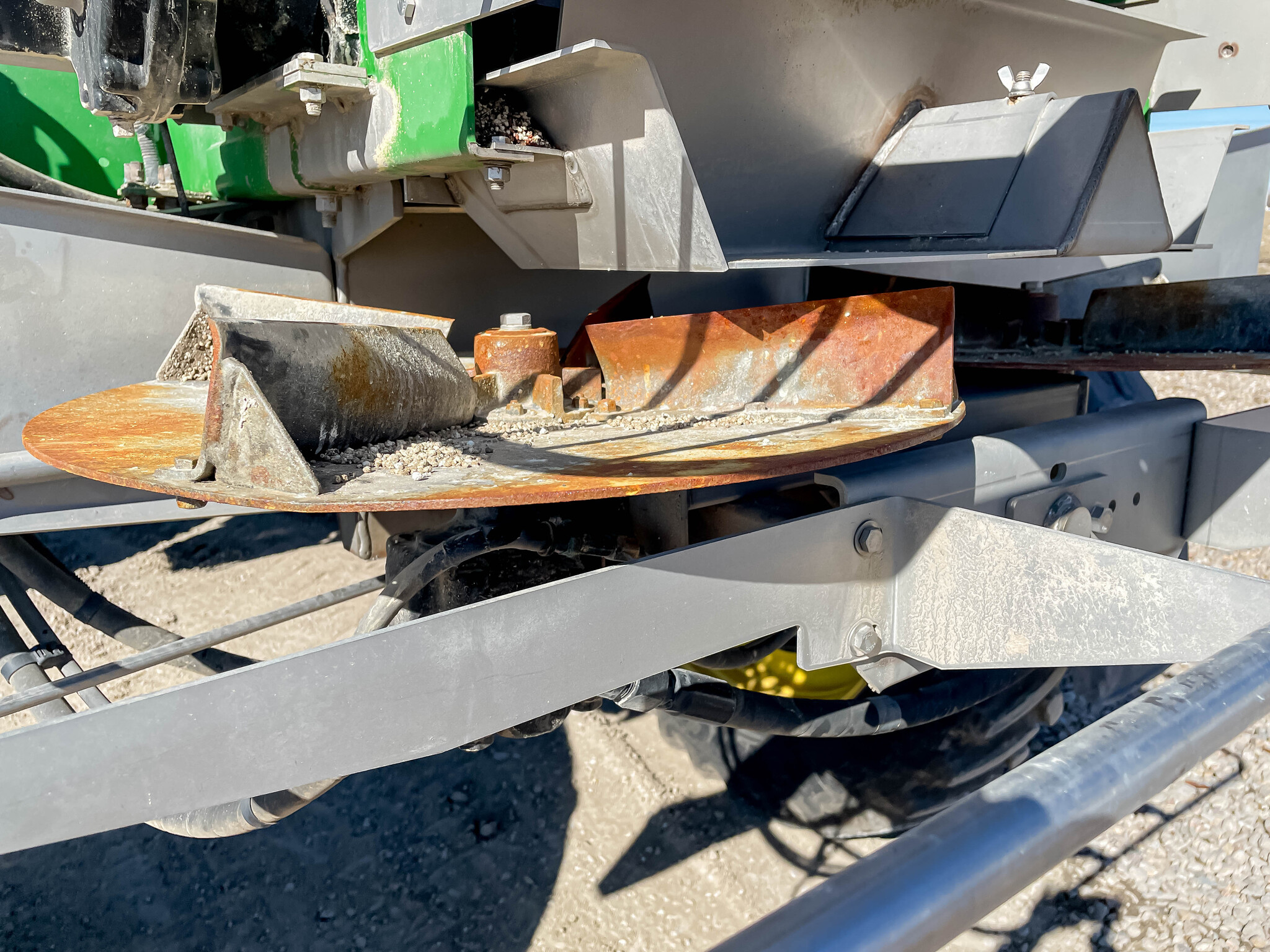2021 John Deere R4045 Image 18
