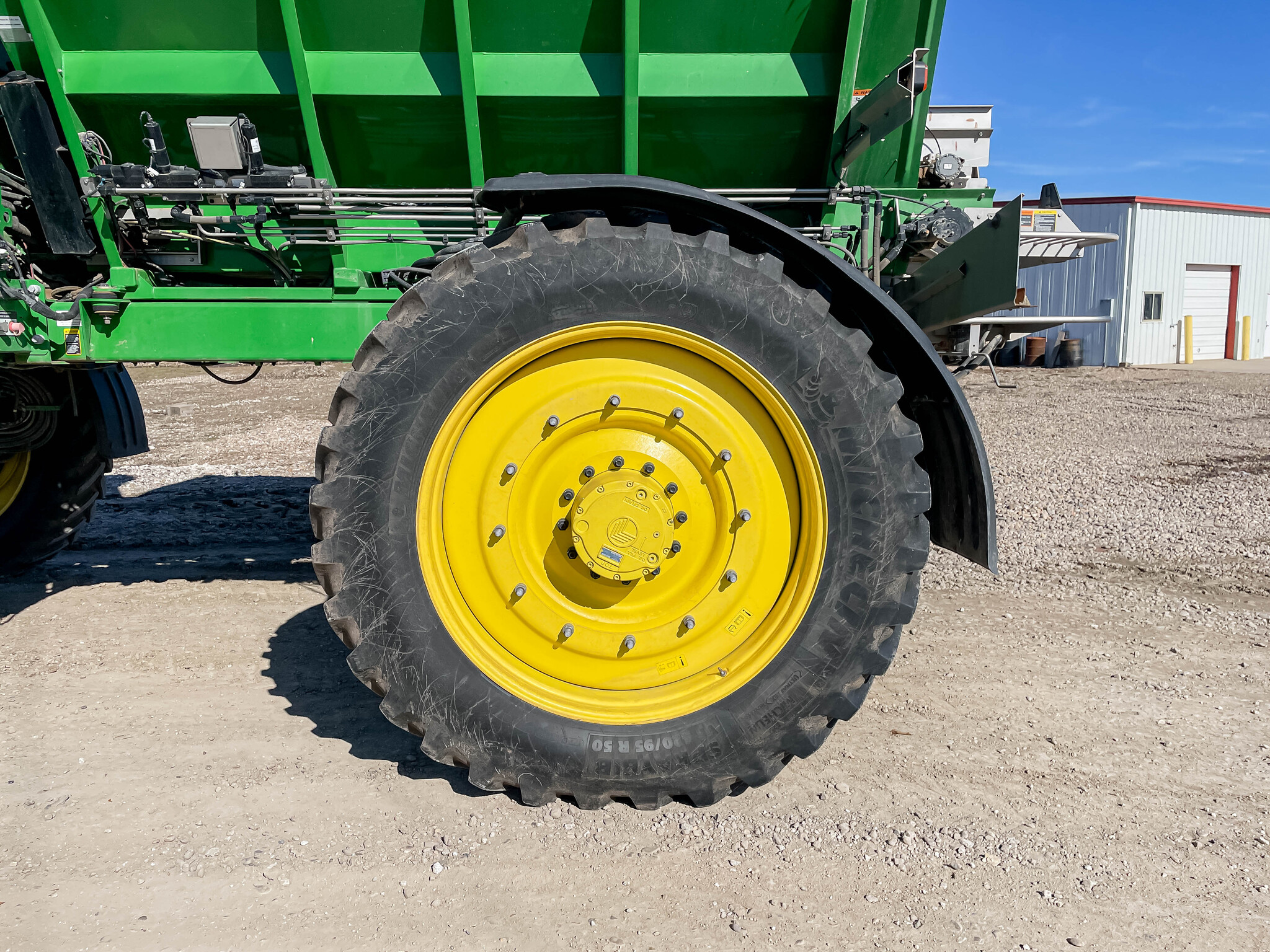 2021 John Deere R4045 Image 25