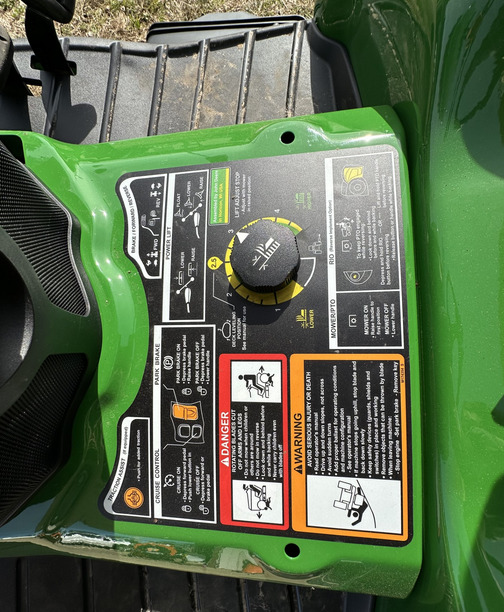 2024 John Deere X739 Image 8