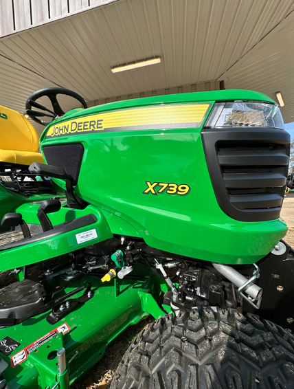 2024 John Deere X739 Image 9