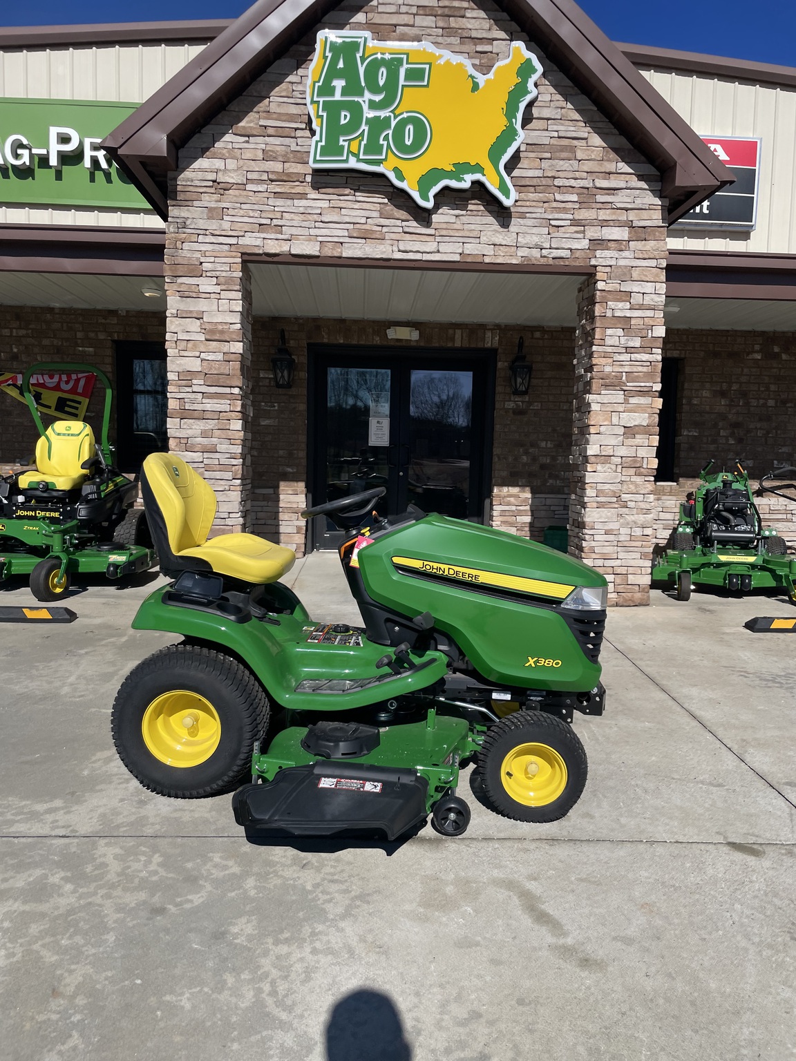 2025 John Deere X380 Image 1