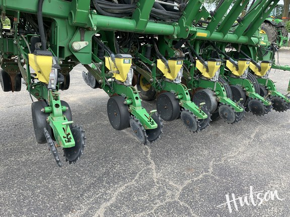 Photo of 2009 John Deere 1790