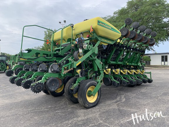Photo of 2009 John Deere 1790