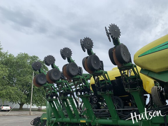 Photo of 2009 John Deere 1790
