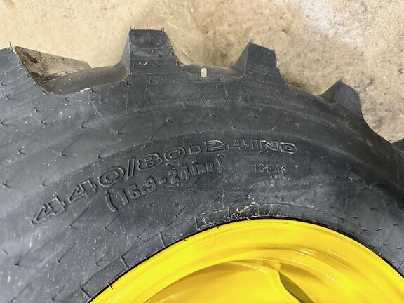 2023 John Deere 4052M (2nd thumbnail)