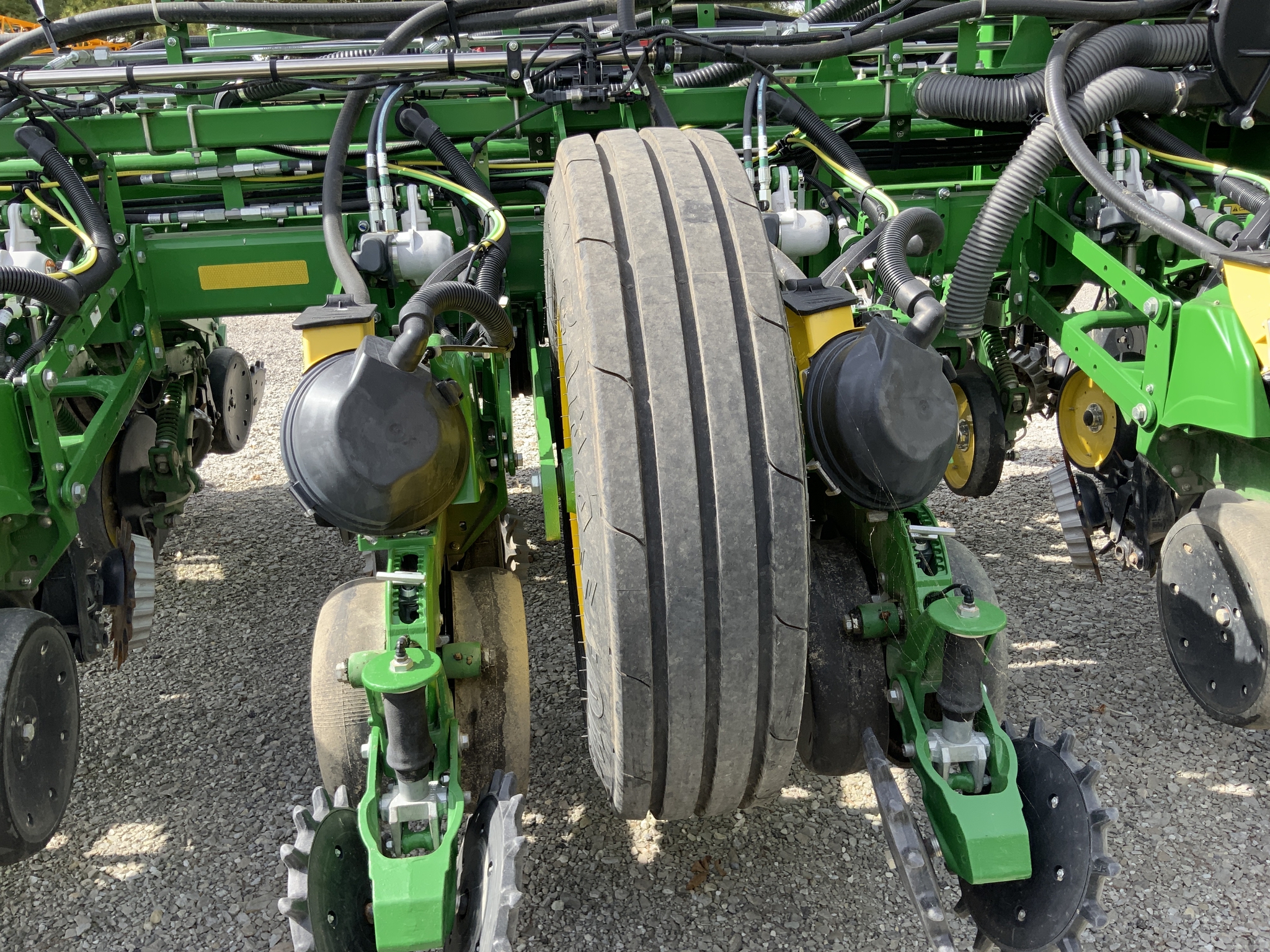 2024 John Deere 1775NT Image 4