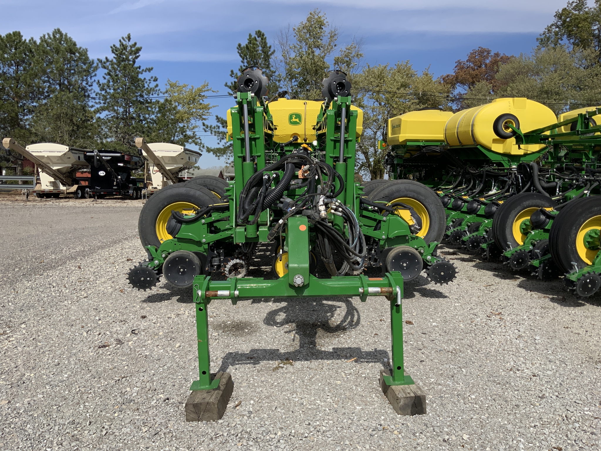 2024 John Deere 1775NT Image 6