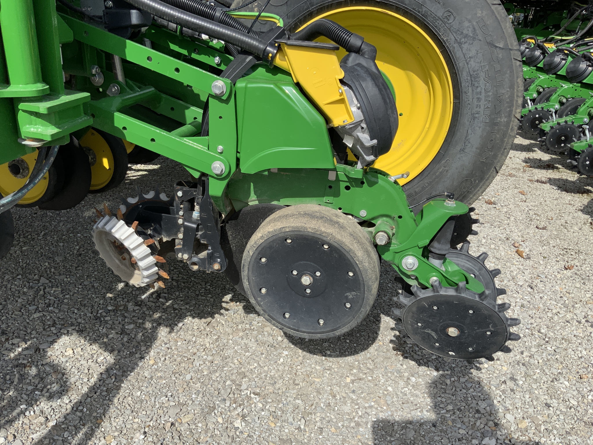2024 John Deere 1775NT Image 9