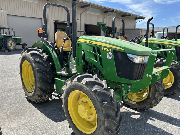2023 John Deere 5075E Photo 3