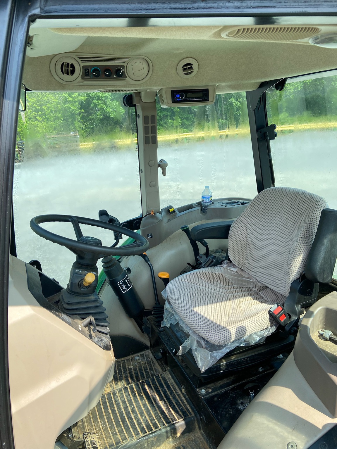 2018 John Deere 5055E Image 11