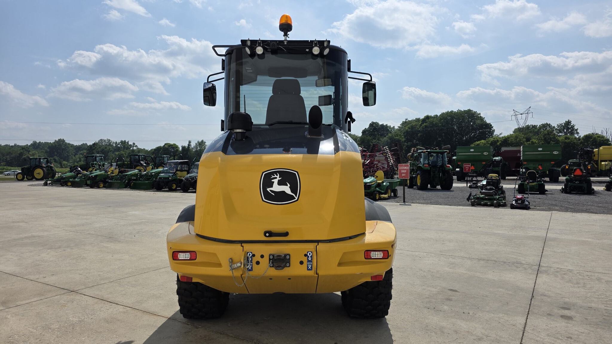2022 John Deere 324L Image 7