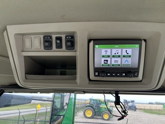 2022 John Deere 7R 230