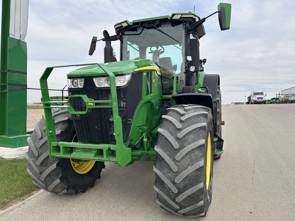 2022 John Deere 7R 230