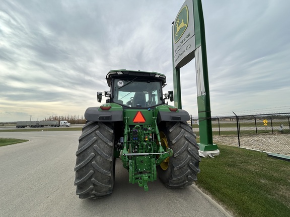 2022 John Deere 7R 230