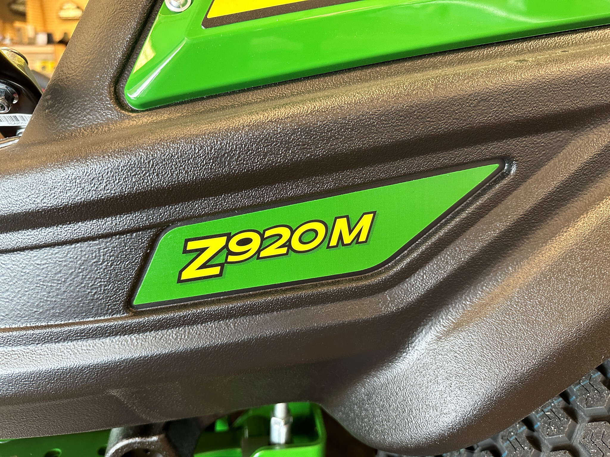 2025 John Deere Z920M Image 3