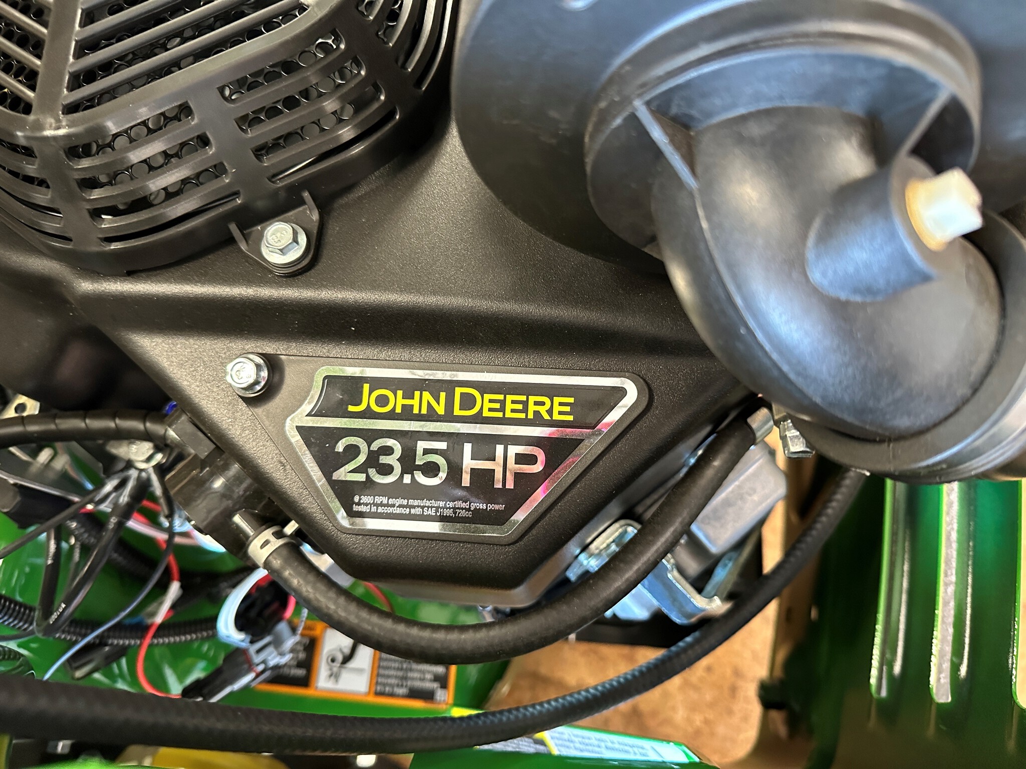 2025 John Deere Z920M Image 6