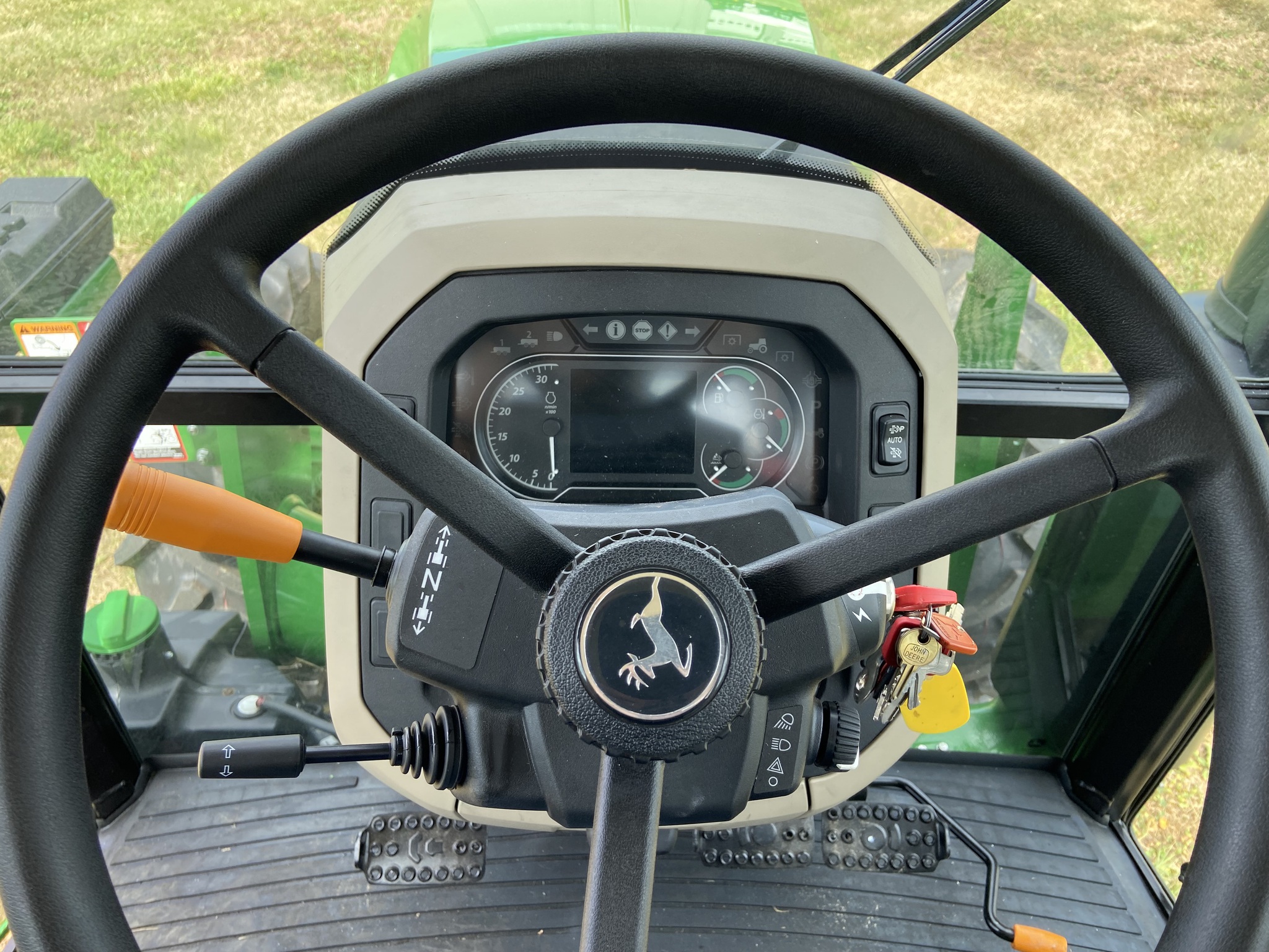 2025 John Deere 5090E Image 9