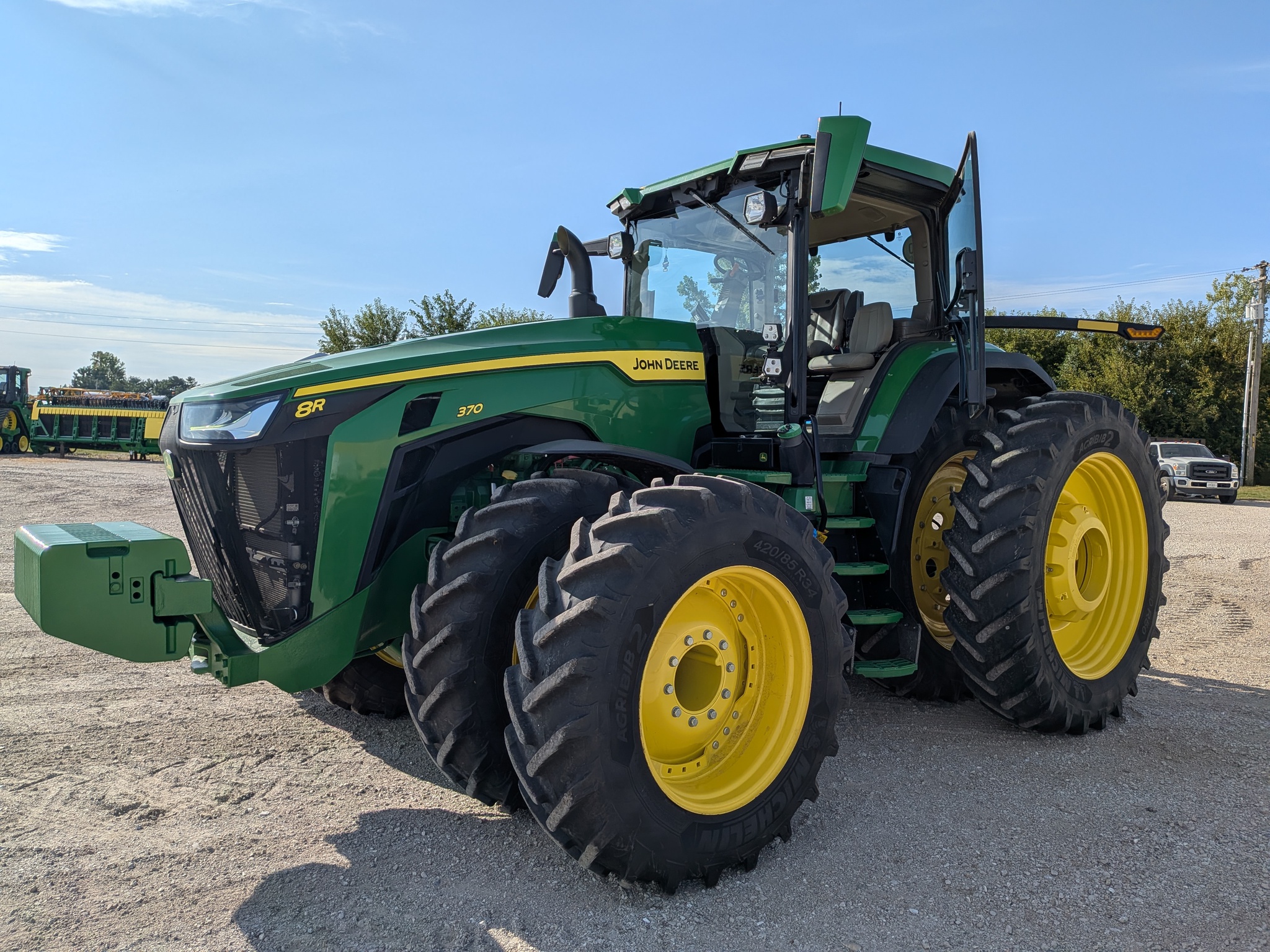  2024 John Deere 8R 370 at Heritage Tractor in Galesburg, IL