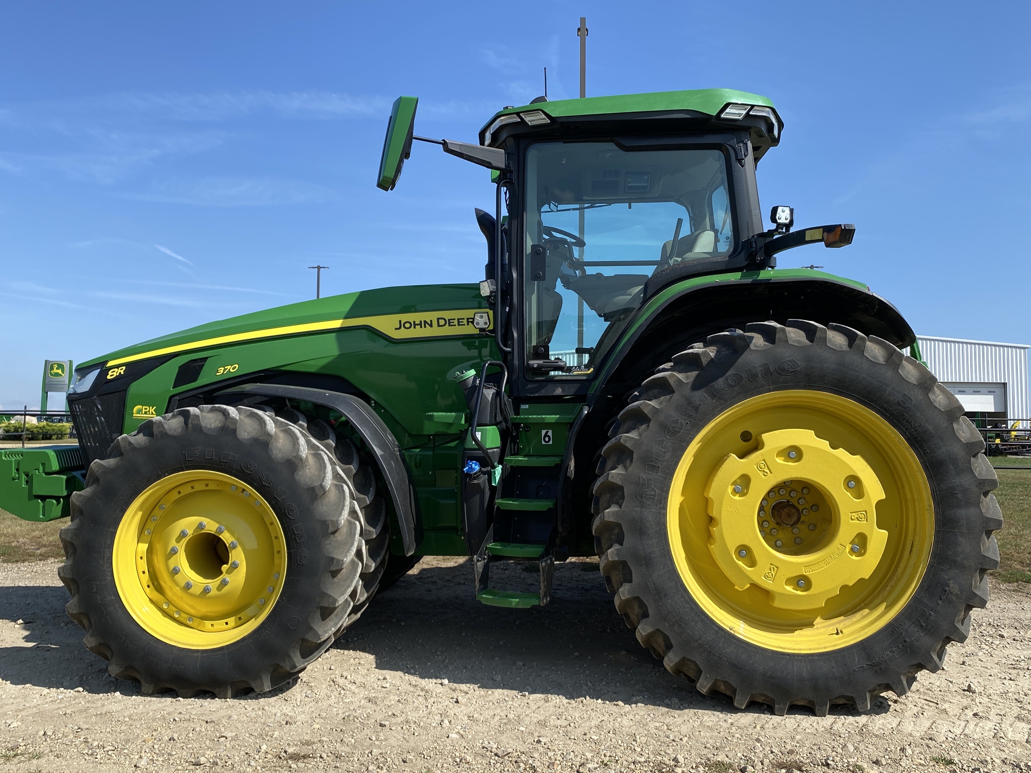 2023 John Deere 8R 370 Image 8