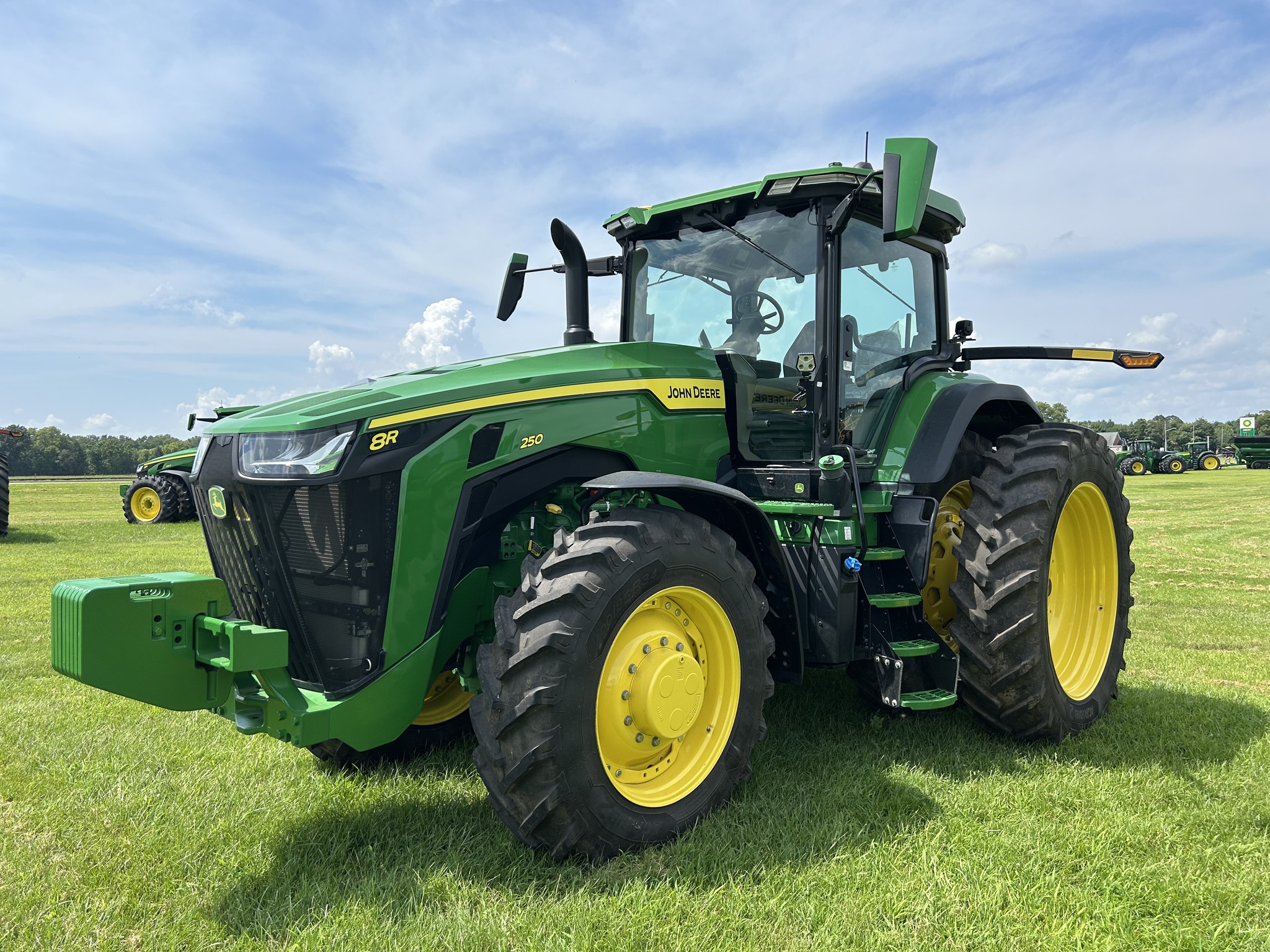  2024 John Deere 8R 250 at Heritage Tractor in Lacon, IL