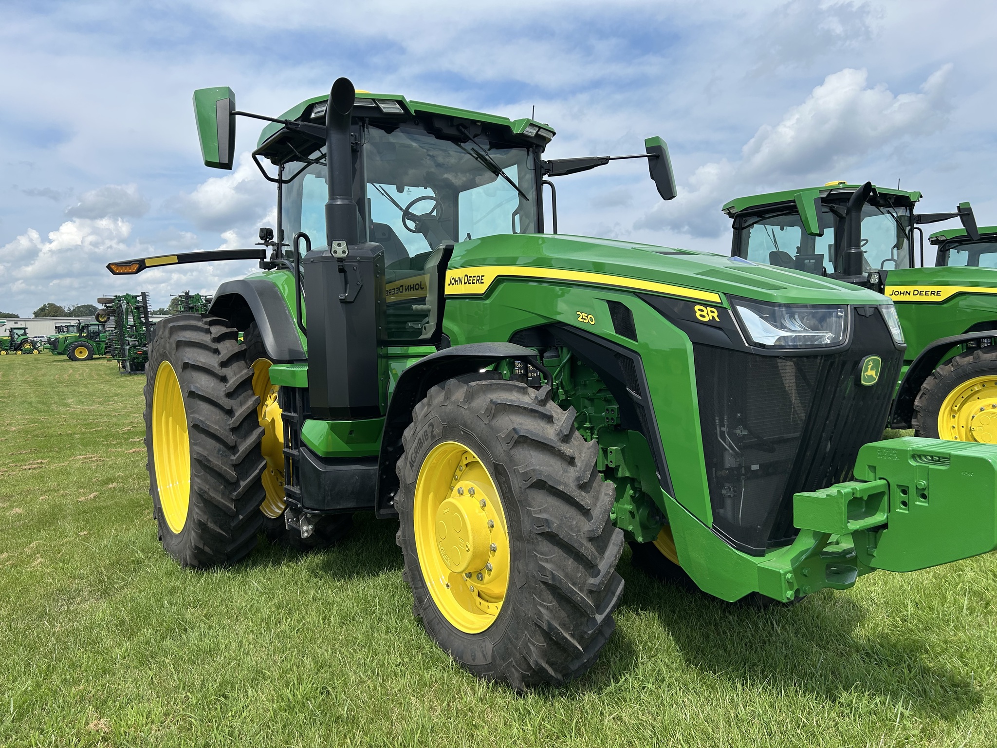  2024 John Deere 8R 250 at Heritage Tractor in Lacon, IL