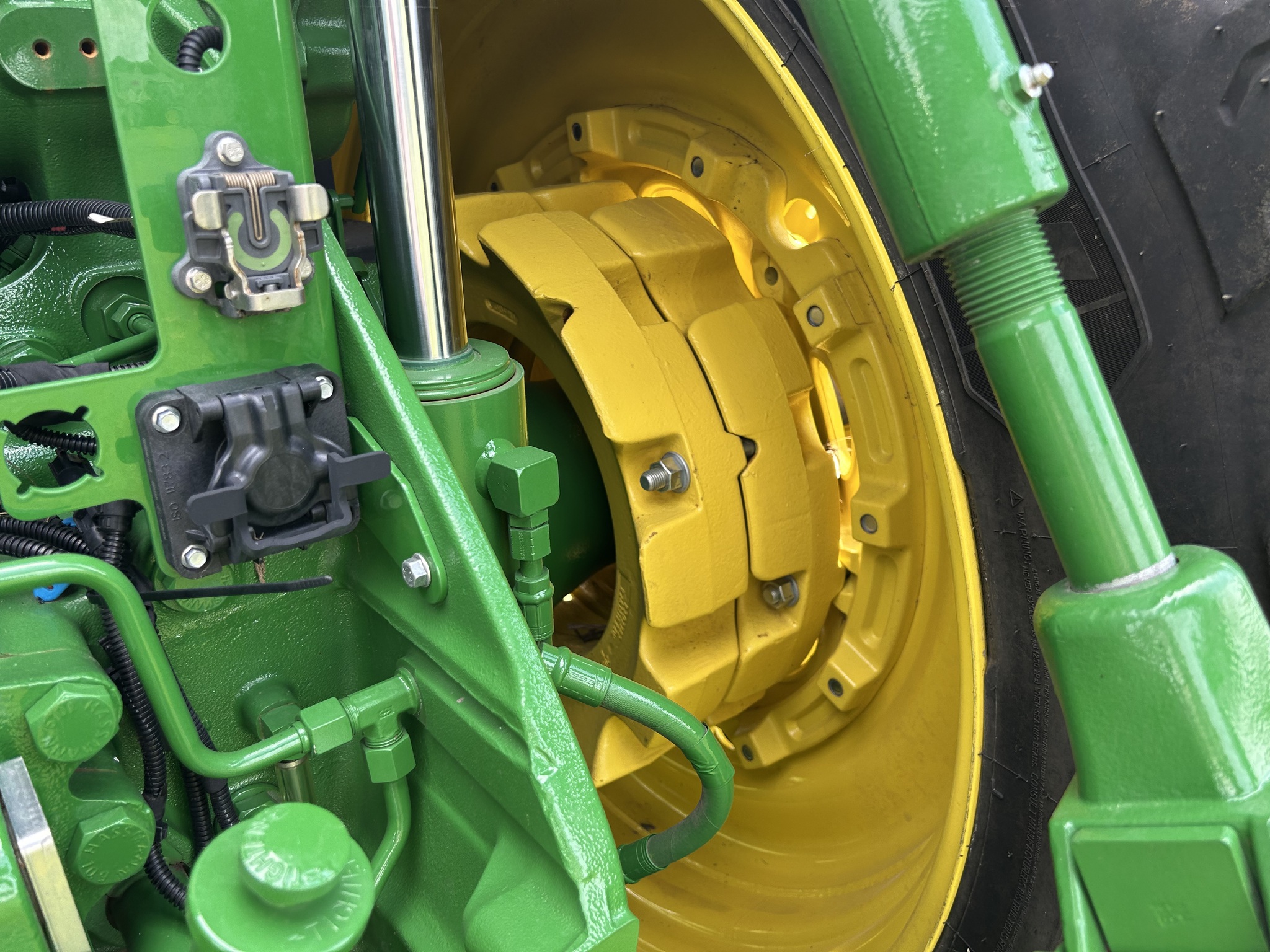  2024 John Deere 8R 250 at Heritage Tractor in Lacon, IL