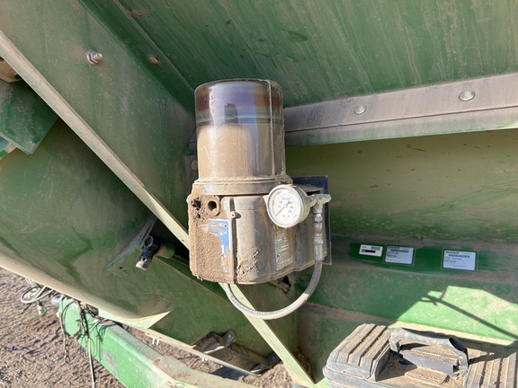 Used 2017 Brent 2096 Grain Carts at Horizon Ag & Turf in Westlock, AB - Photo8