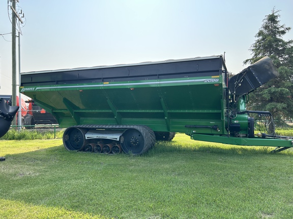 Used 2017 Brent 2096 Grain Carts at Horizon Ag & Turf in Westlock, AB - Photo4