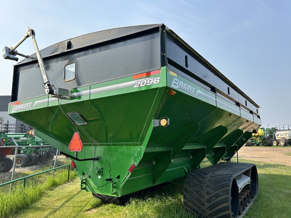 Used 2017 Brent 2096 Grain Carts at Horizon Ag & Turf in Westlock, AB - Photo6