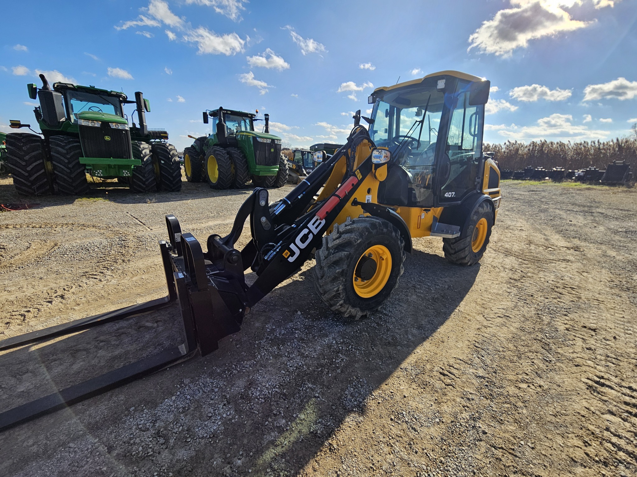 2022 JCB 407 AGRI Compact Loaders