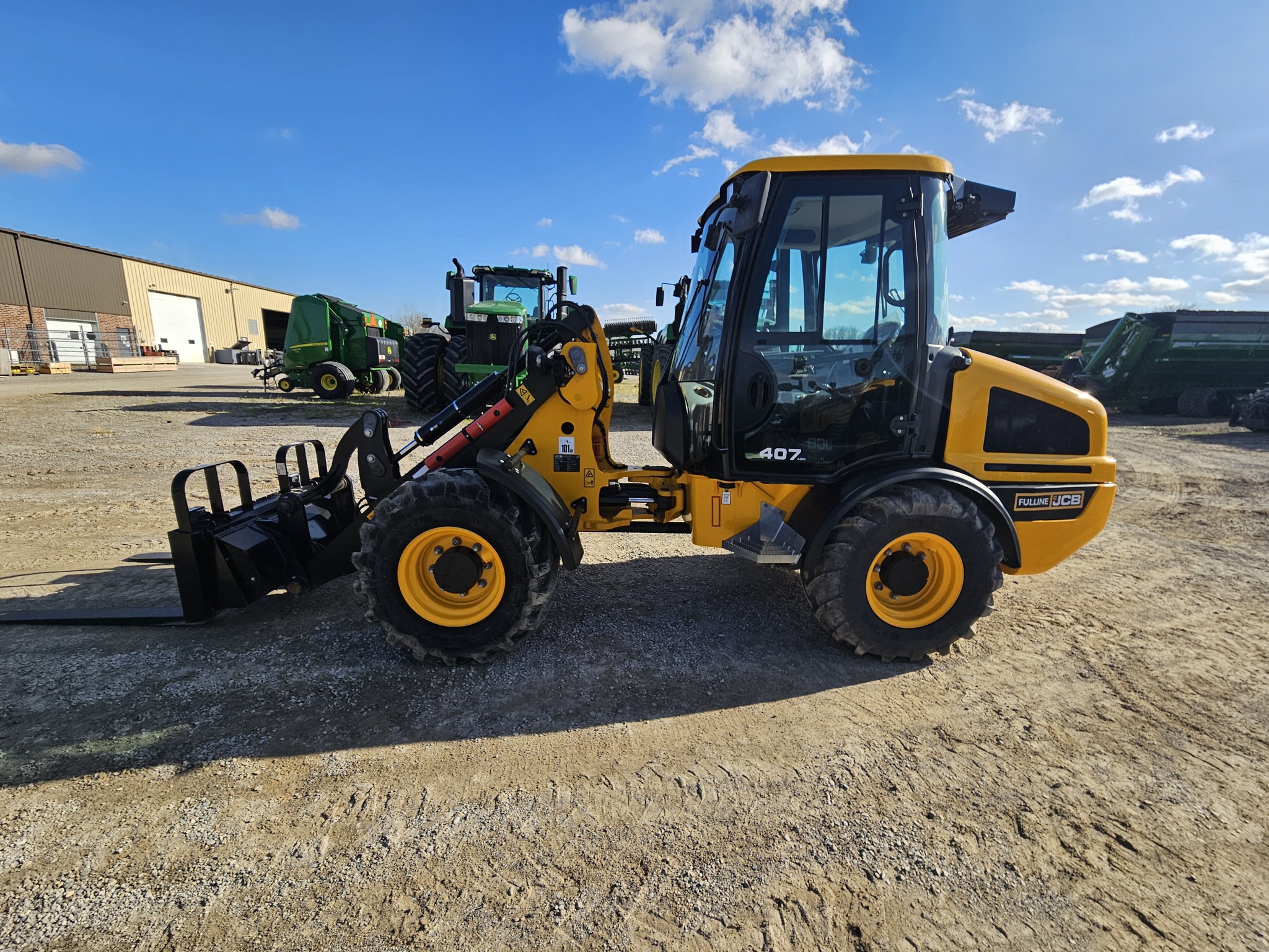 2022 JCB 407 AGRI Compact Loaders