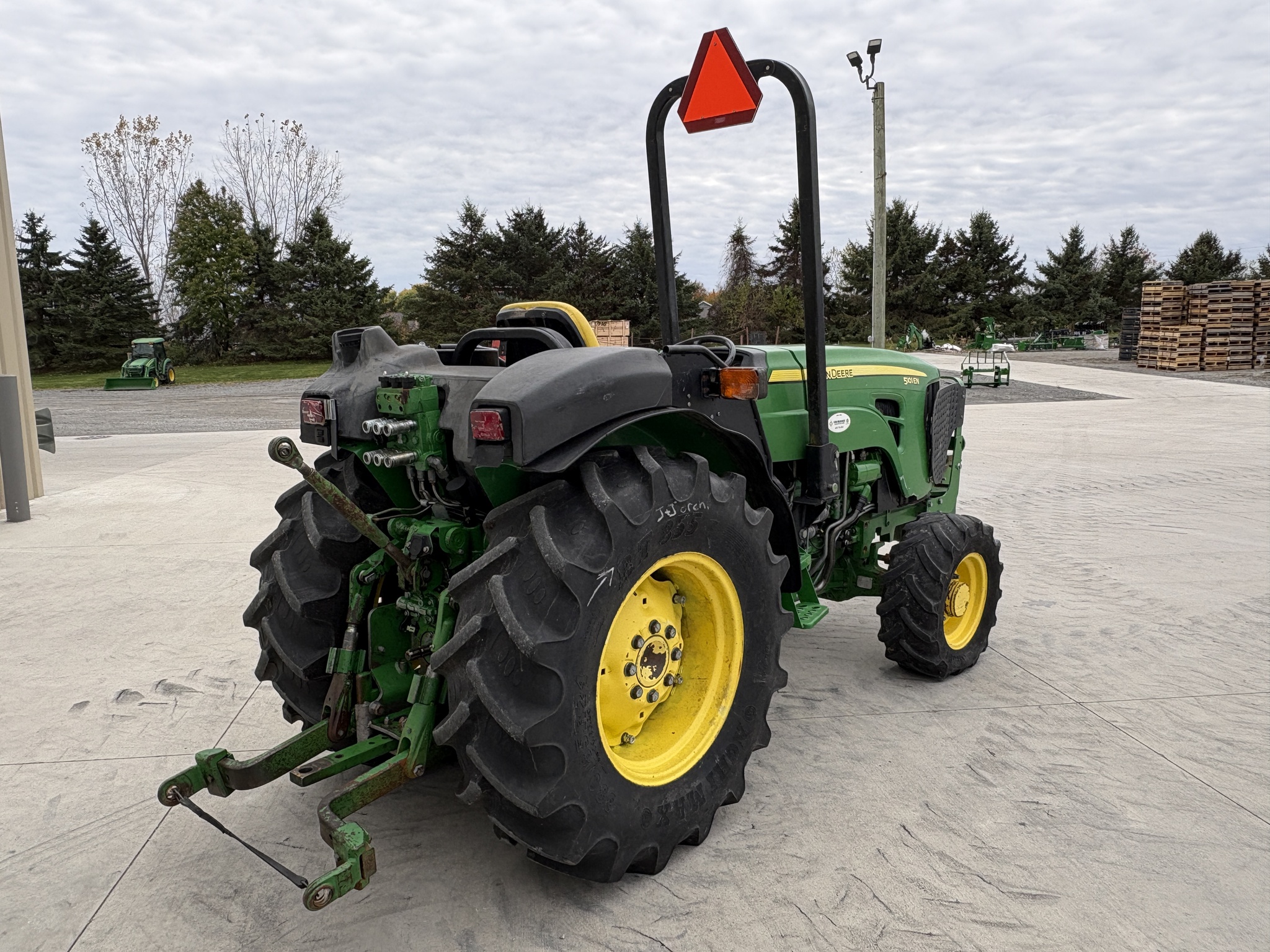 2011 John Deere 5101EN Image 3