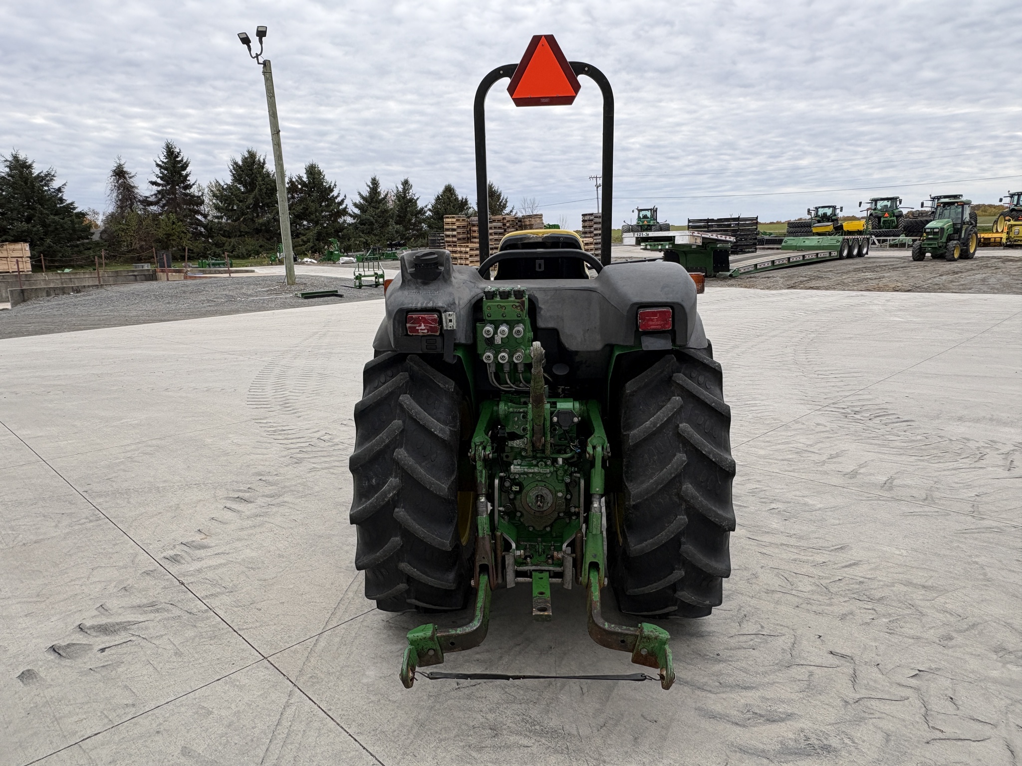 2011 John Deere 5101EN Image 4