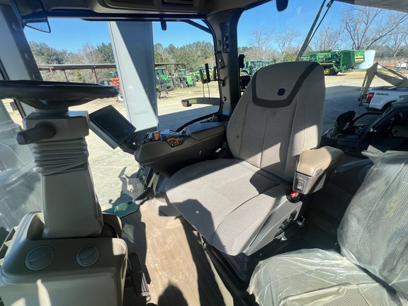 2023 John Deere 8R 230 Photo 5