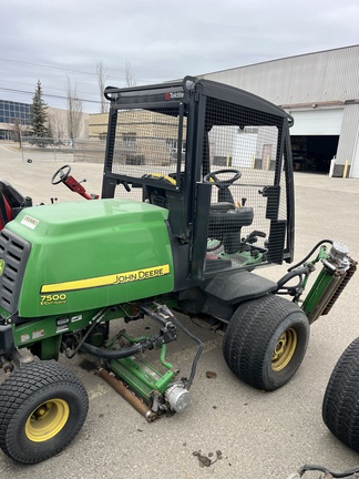 Used 2010 John Deere 7500E-Cut Fairway Mower Fairway Mowers at Horizon Ag & Turf in Calgary, AB - Photo3