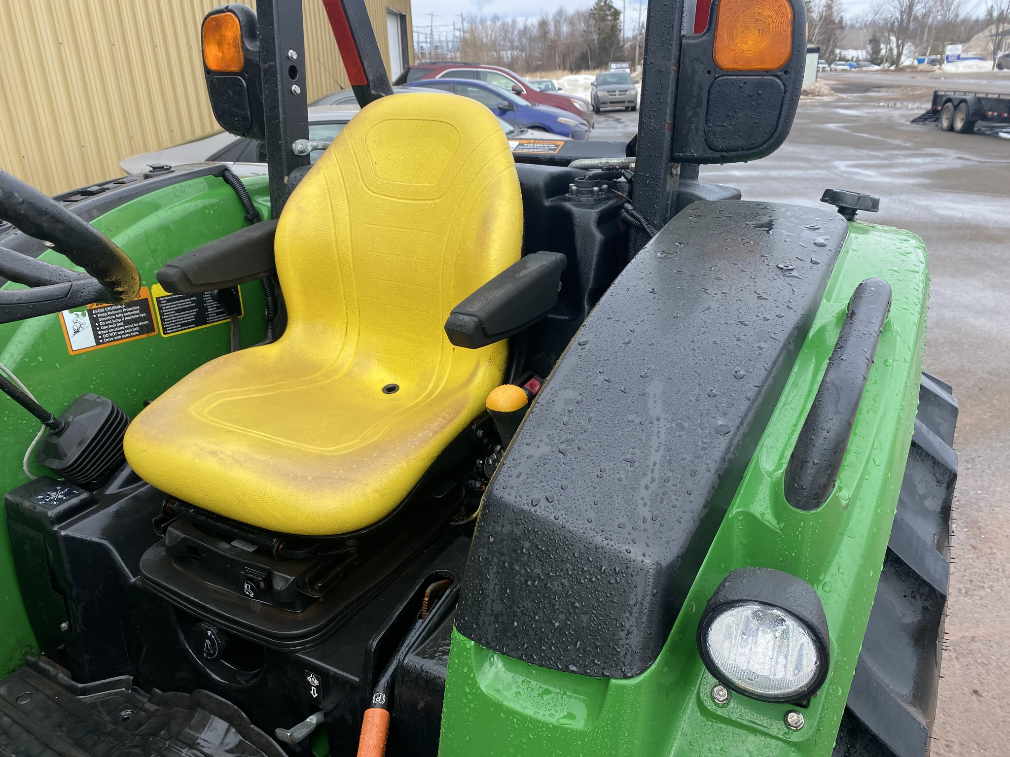 2016 John Deere 4066R Image 4