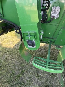 Used 2016 John Deere S680 Combines at Horizon Ag & Turf in Lloydminster, AB - Photo24