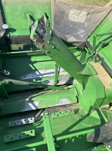 Used 2016 John Deere S680 Combines at Horizon Ag & Turf in Lloydminster, AB - Photo25