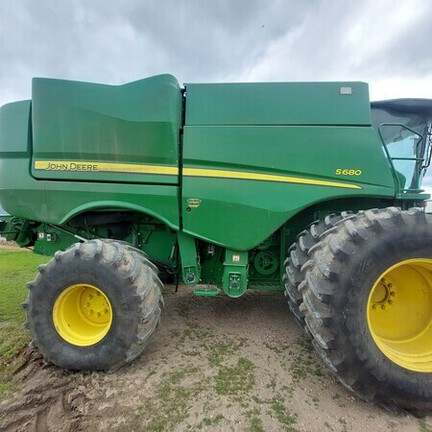 Used 2016 John Deere S680 Combines at Horizon Ag & Turf in Lloydminster, AB - Photo5