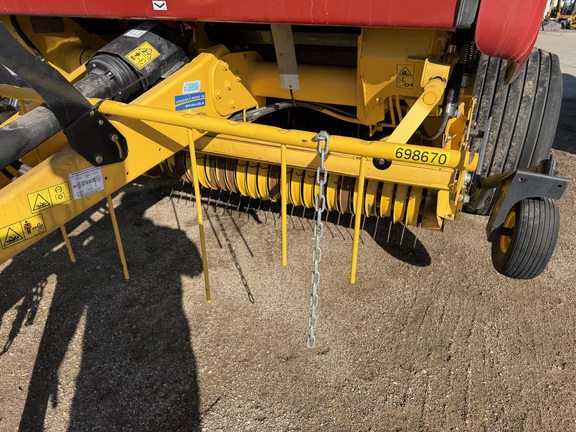 2022 New Holland Rollbelt 560 - Photo17