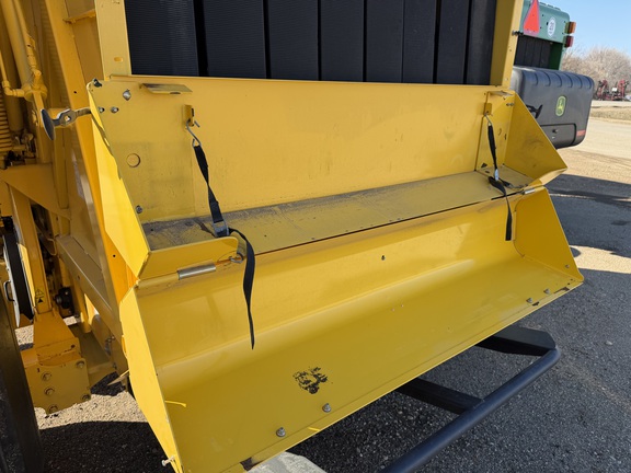 2022 New Holland Rollbelt 560 - Photo32