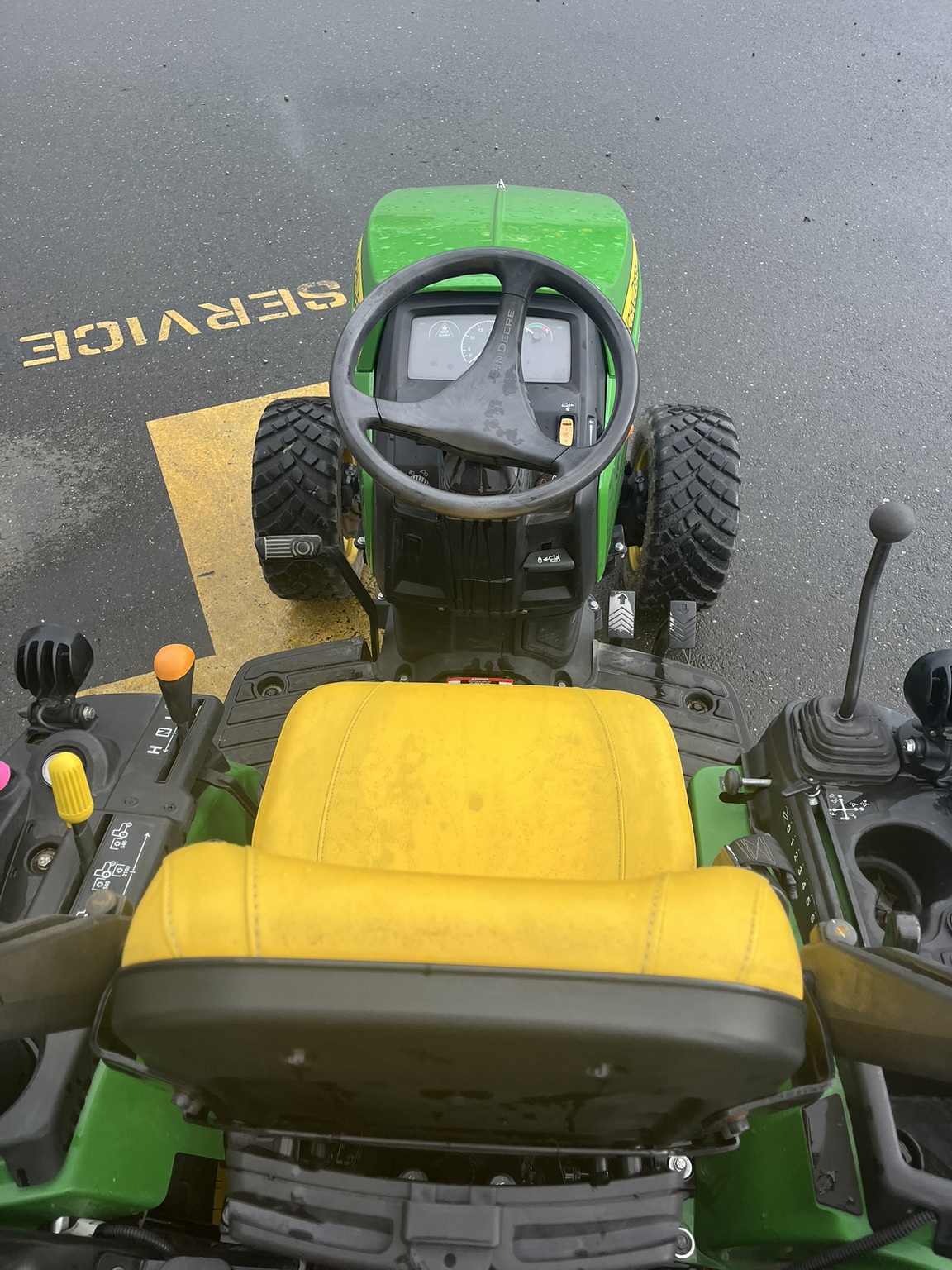 2023 John Deere 2025R Image 4