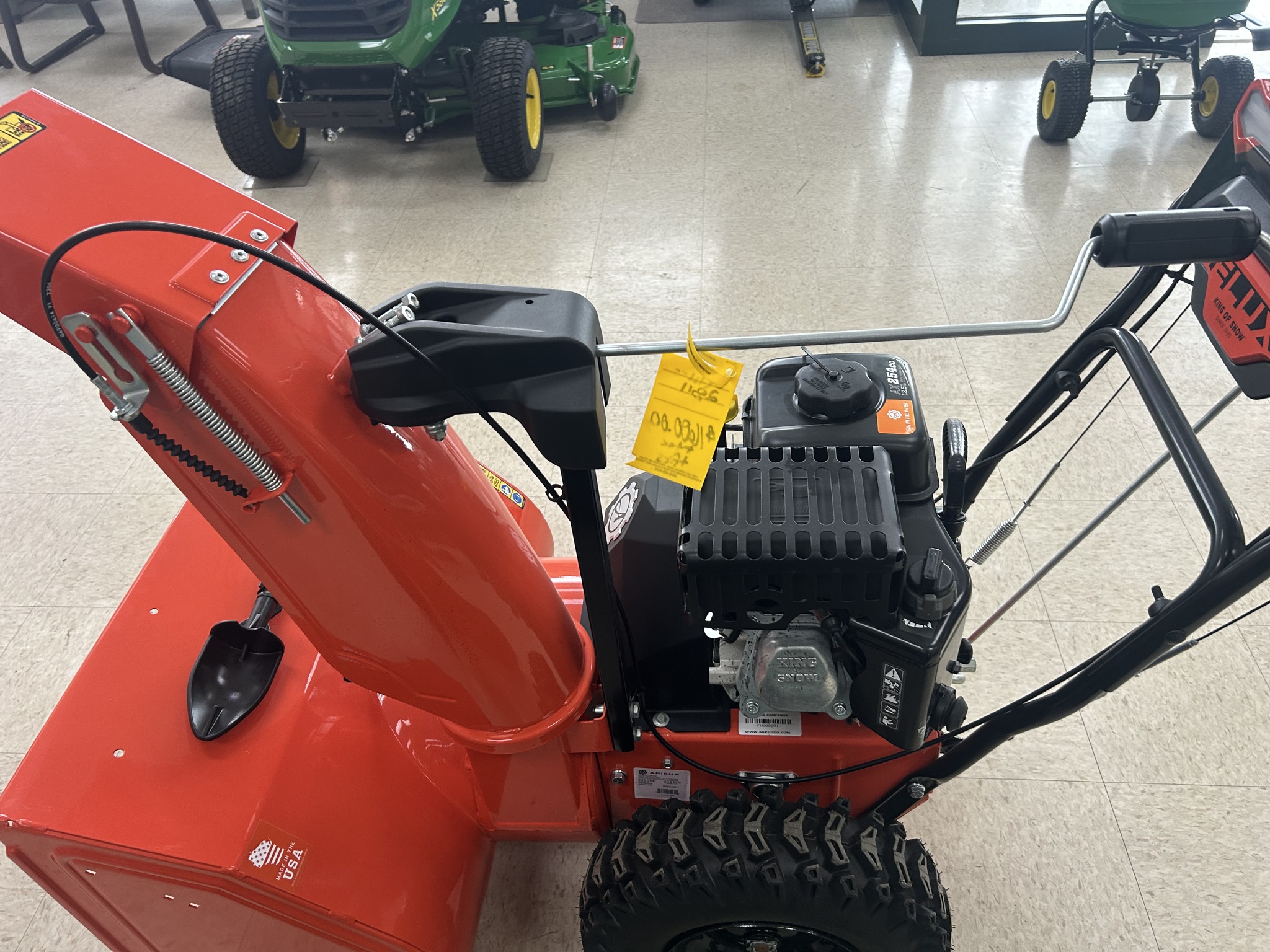 2025 Ariens 28 IN Deluxe Image 4