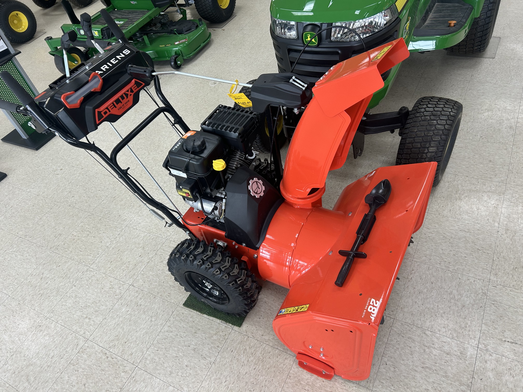 2025 Ariens 28 IN Deluxe Image 1