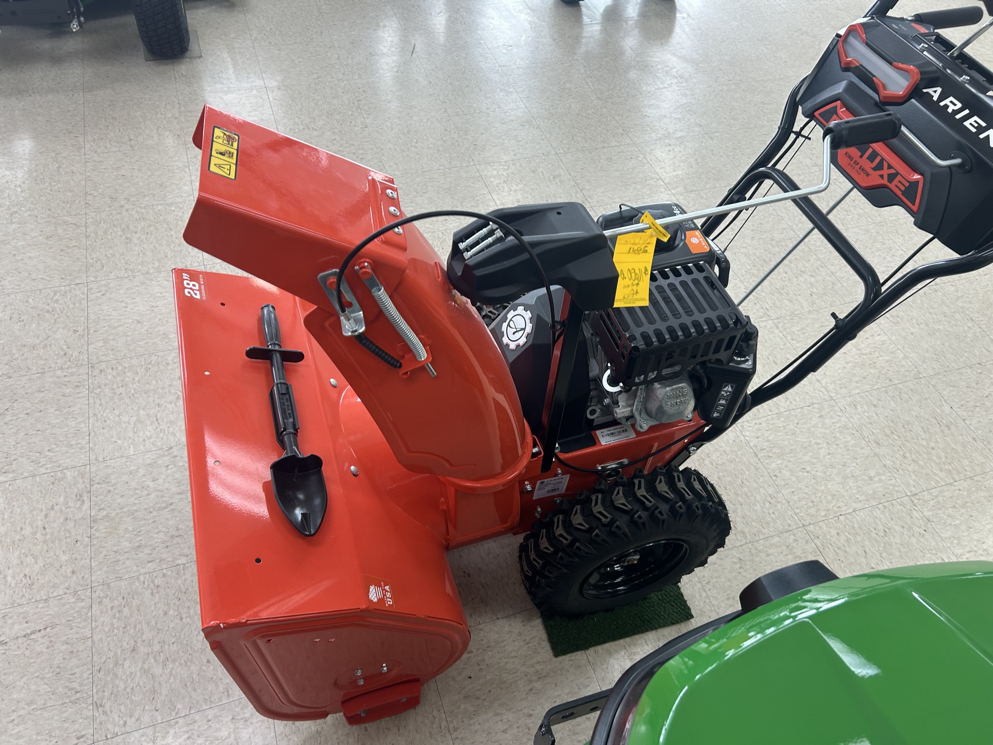 2025 Ariens 28 IN Deluxe Image 3